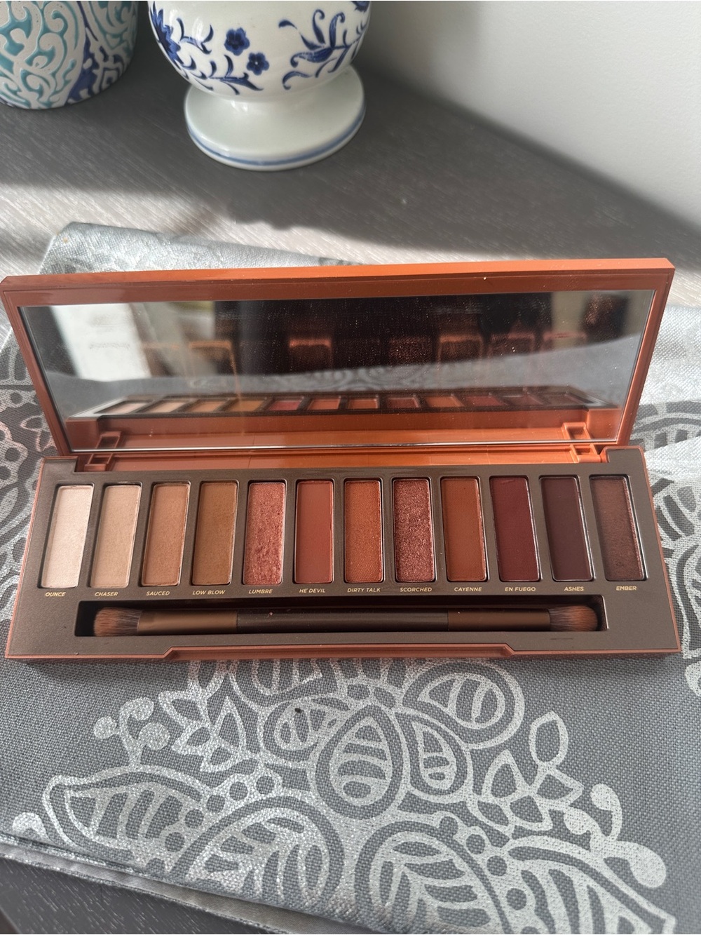 URBAN DECAY Warm Neutral Eyeshadow Palette - Multi-Shade Bronze & Copper